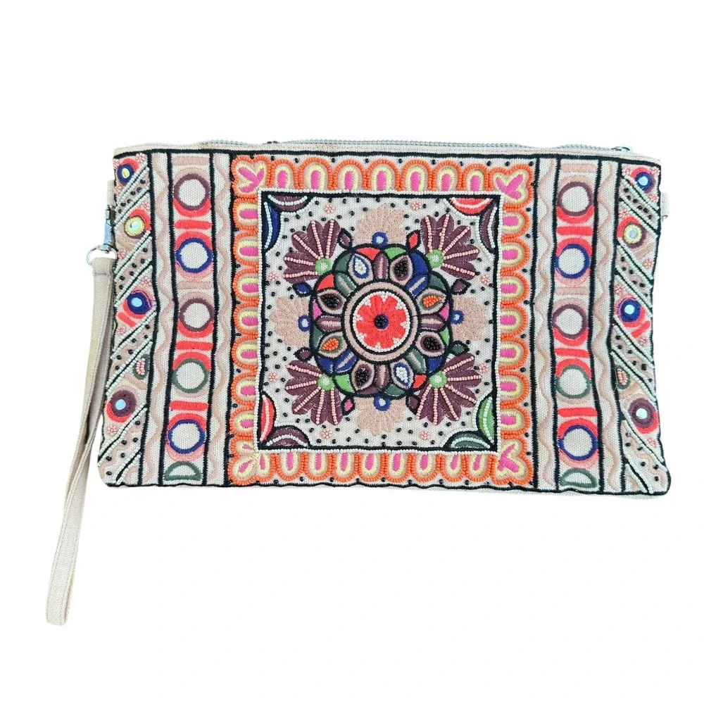 Sole Society Beaded Mandala Clutch Wristlet Chain Strap Evening‎ Bag